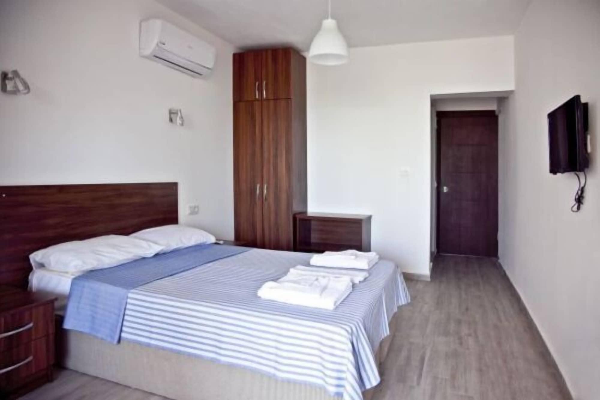 ชาฮิน โมเทล แอนด์ เรสเตอรองต์ Hotel Yaliciftlik ภายนอก รูปภาพ